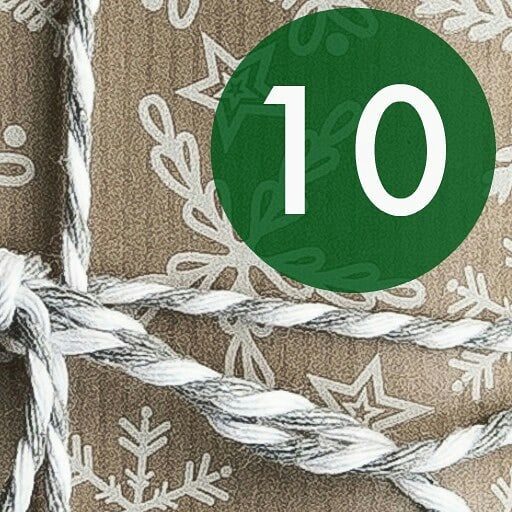 And then....ten
.
.
.
.
#advent #adventcalendar #hapvent #happvent #happyadvent #christmas #xmas #christmastree #xmastree